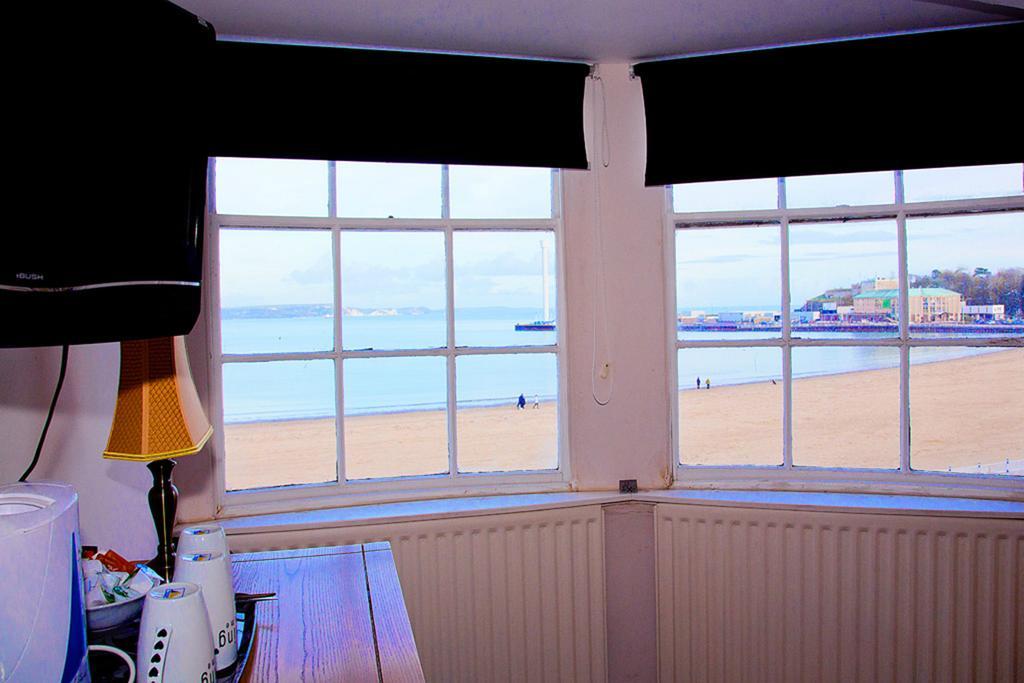 Rooms @The Nook Cocktail Bar Weymouth Camera foto